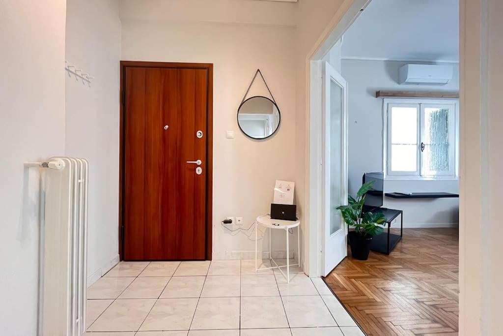 Pame Rentals - 2Bd Home, 4 Min To Acropolis เอเธนส์ ภายนอก รูปภาพ